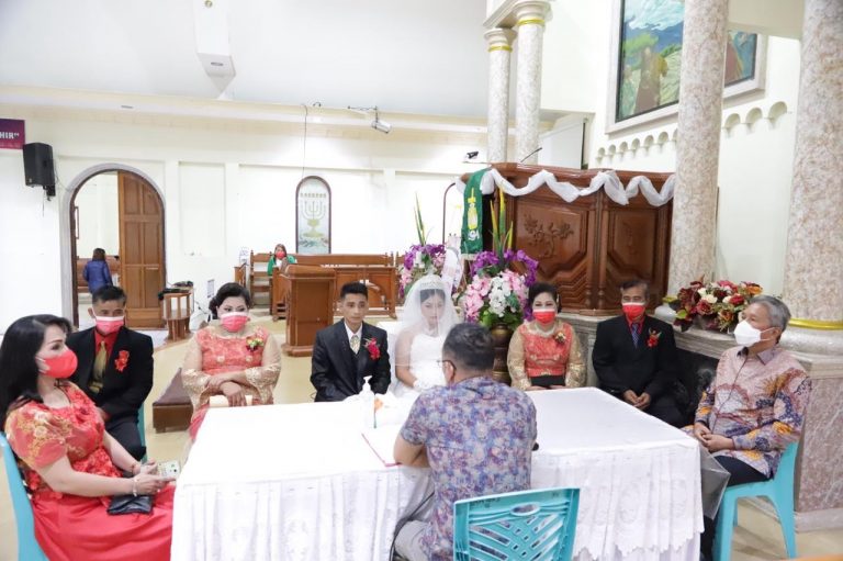 Bupati FDW Jadi Saksi Pernikahan Brayen dan Christi