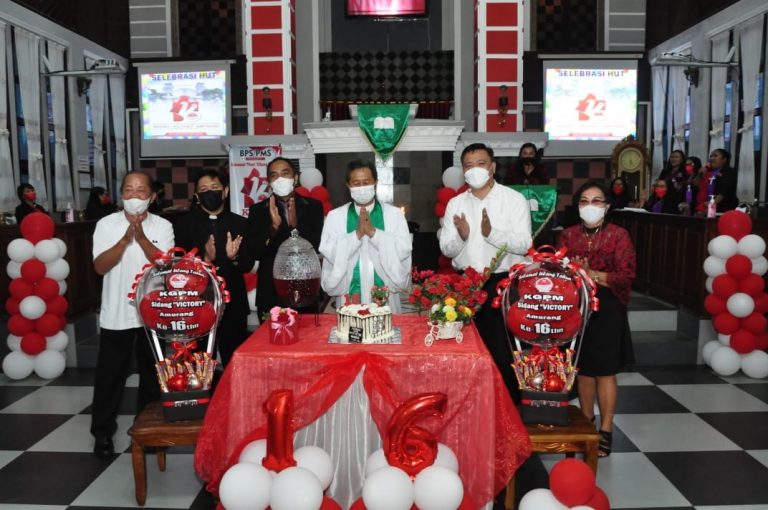 Wabup Pimpin Ibadah Syukuran Sidang “Victory” Amurang