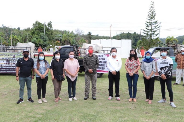 FDW Serahkan Bantuan Hewan Kurban