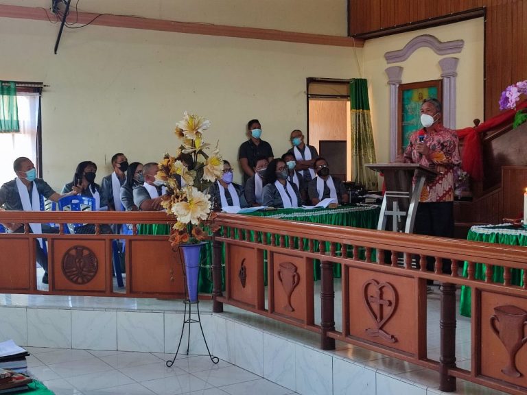 Bupati Hadiri Serah Terima Jabatan Ketua BPMJ GMIM Maranatha Makasili