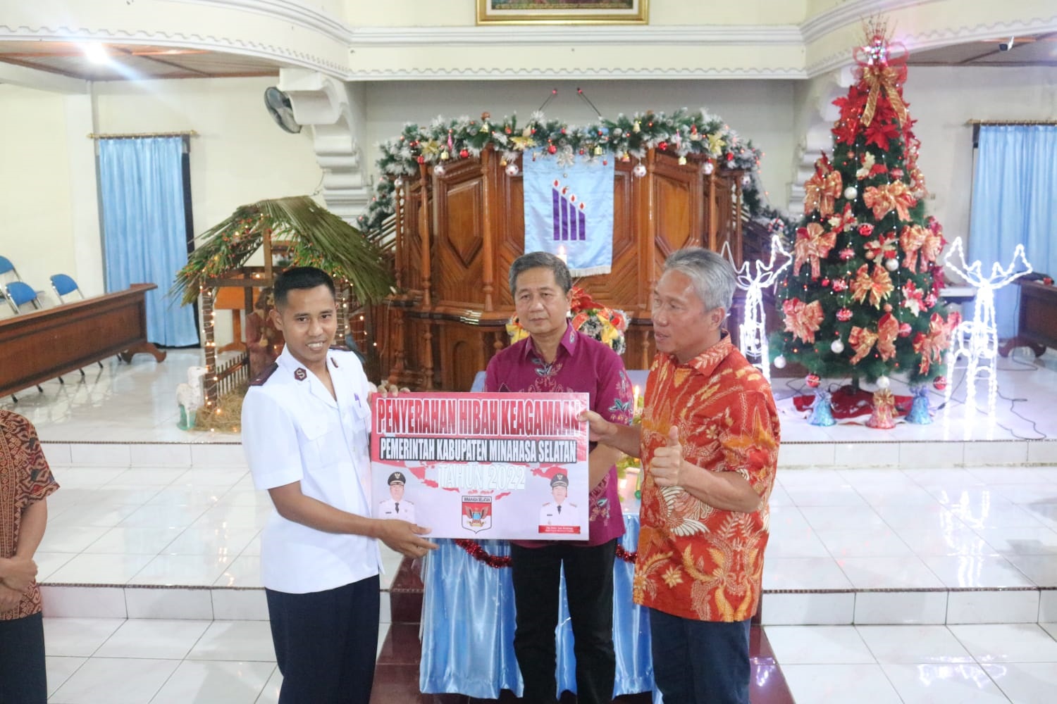 Natal Motoling, Wongkar Ajak Warga Bergandengan Tangan dan Jaga Kebersamaan