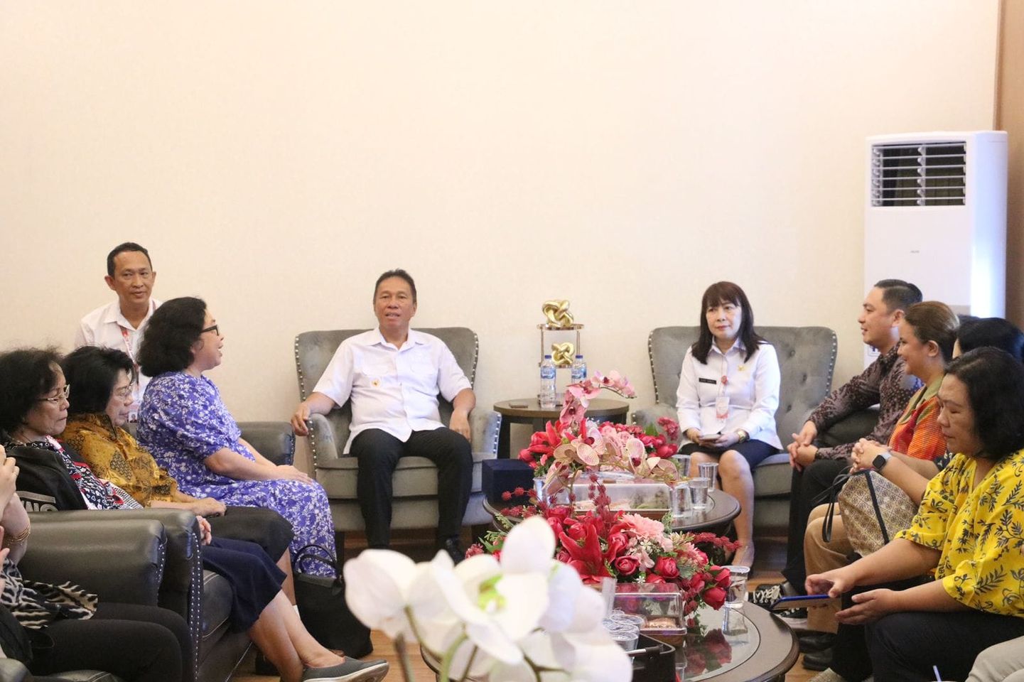 Tim dari Universitas Pelita Harapan Jakarta