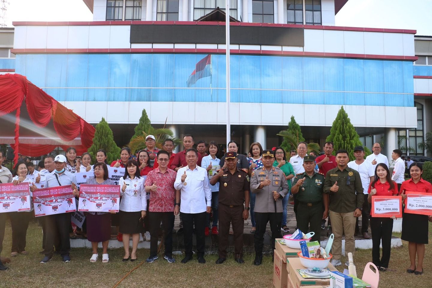 Penandatanganan Naskah Perjanjian Hibah Daerah Keagamaan, Pelatihan Penggunaan Alat Pemadam Api Ringan oleh FORKOPIMDA dan Jajaran Pemerintah Kabupaten Minahasa Selatan