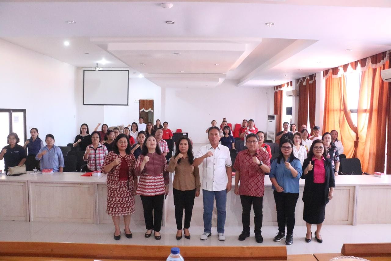 Pelatihan Pemasaran Hasil Kerajinan Bagi Pengrajin Binaan Dekranasda Kabupaten Minahasa Selatan