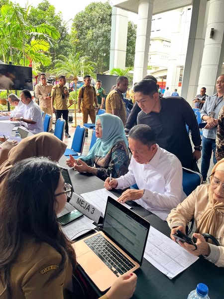 FDW melakukan registrasi dalam rangka pelantikan serentak Kepala Daerah dan Wakil Kepala Daerah di Kemendagri.