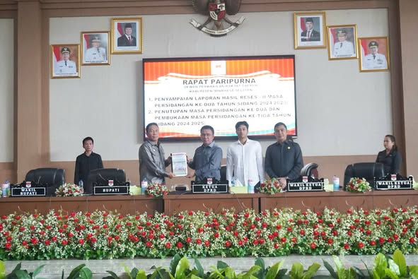 Rapat Paripurna DPRD tentang Laporan Reses II dan Tutup Masa Persidangan II